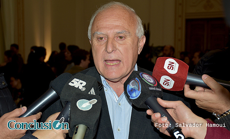 Lifschitz: «Fortalecer la democracia tiene que ver con la participación ciudadana»
