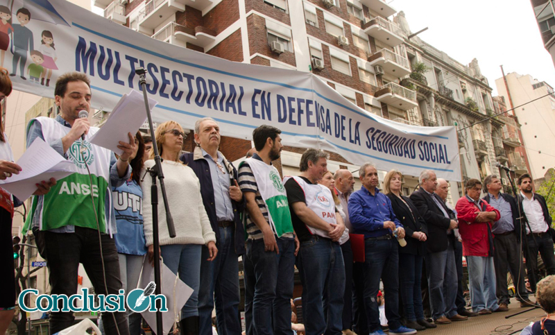 Yasky y Palazzo dijeron que el Gobierno «quiere volver a la jubilación privada y que los jubilados pasen hambre»