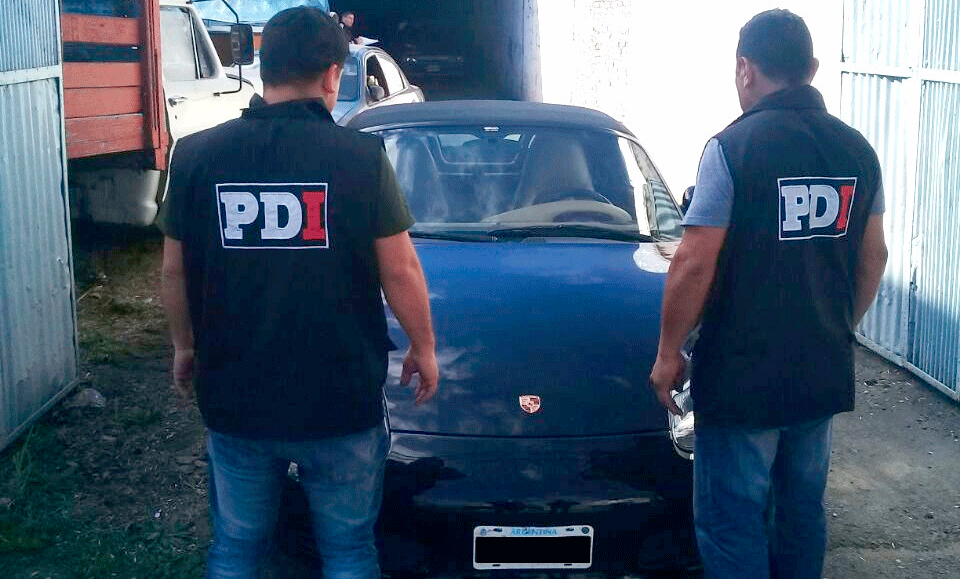 Megaestafa: allanamientos y secuestro de autos de alta gama