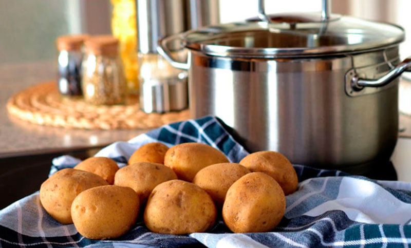 ¿Qué le pasa al cuerpo humano si sólo se alimenta con papas?
