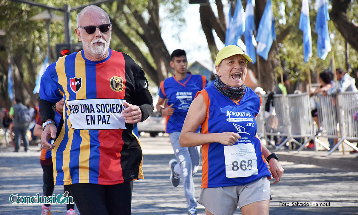 La pasión de correr con los colores de la ciudad