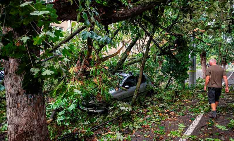 Al menos 8 muertos y 137 heridos tras fuerte tormenta en Rumania