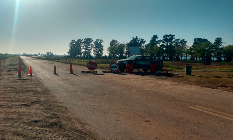 Desvío de tránsito a la altura del Club Náutico por desborde de la laguna Melincué