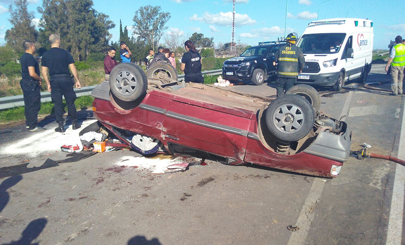 Vuelco en la autopista a Santa Fe: saldo de cuatro heridos