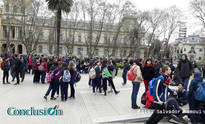 «No hay que darle tanta publicidad a las amenazas de bomba, es crear pánico»