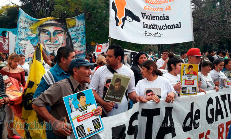 Piden prisión preventiva para los 18 policías acusados de la muerte de Campos y Medina