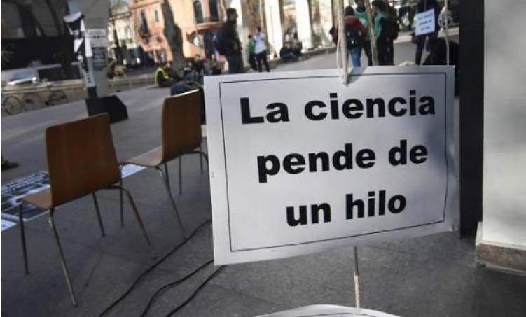 Investigadores del Conicet se movilizan por los 500 despidos