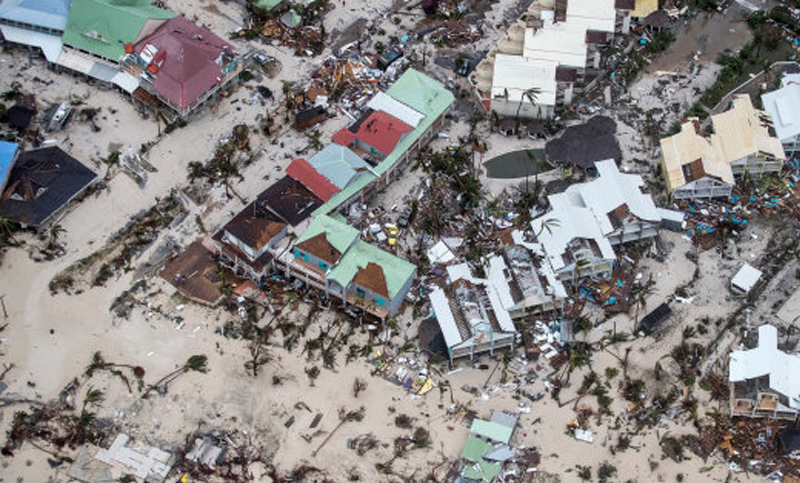 Irma avanza por el norte de Cuba como huracán de categoría 5