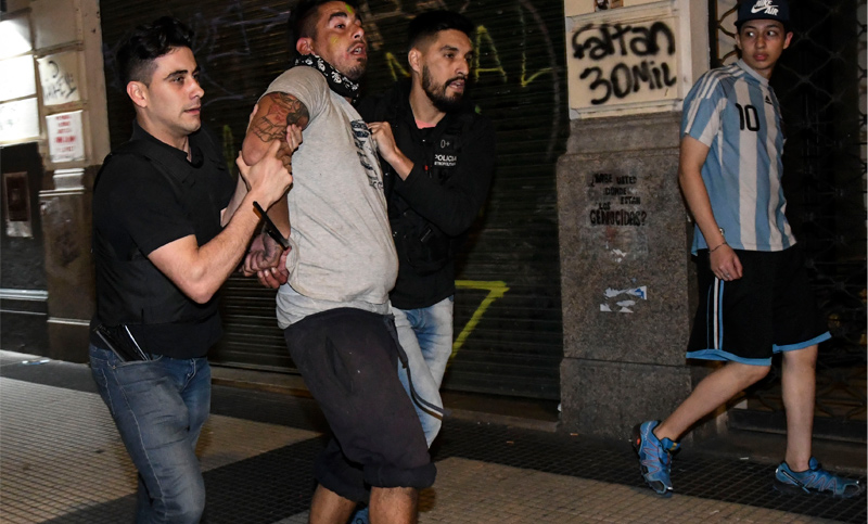 Marcha en Plaza de Mayo: identificaron a 30 detenidos