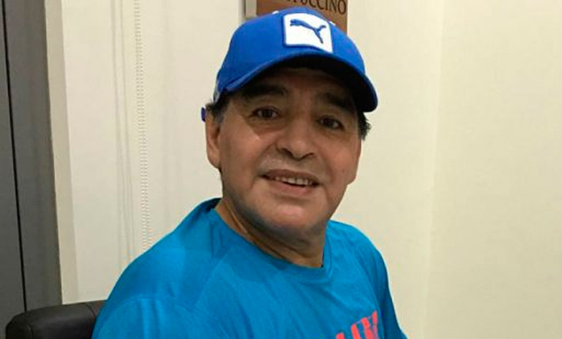 «Mi mujer y yo somos leprosos», dijo Maradona en Instagram