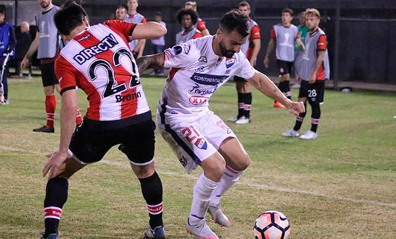 Estudiantes enfrenta a Nacional de Paraguay por la Sudamericana