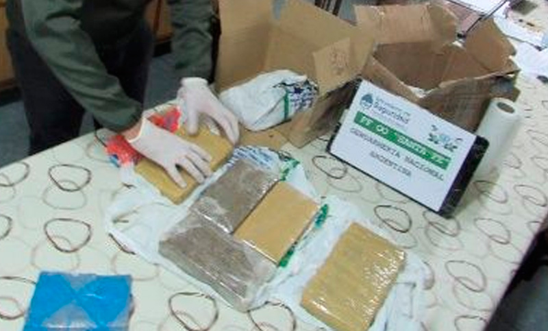 Detienen a una mujer con cinco kilos de marihuana en la Terminal de Ómnibus