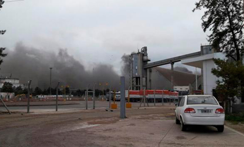 Dos incendios en cerealeras generaron gran susto en San Lorenzo y Timbúes