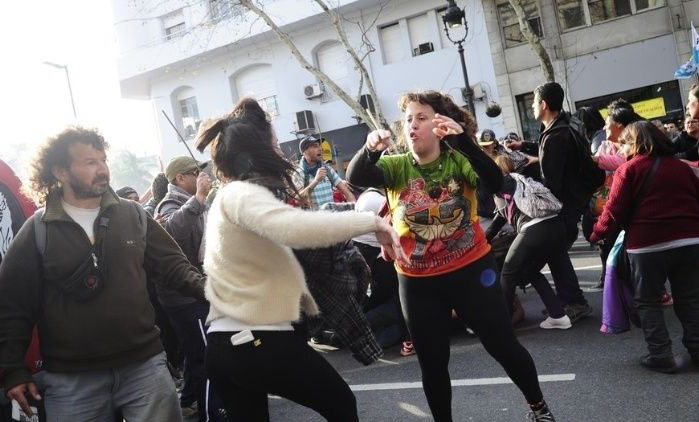 Incidentes en Plaza de Mayo, tras la marcha por la aparición de Santiago Maldonado