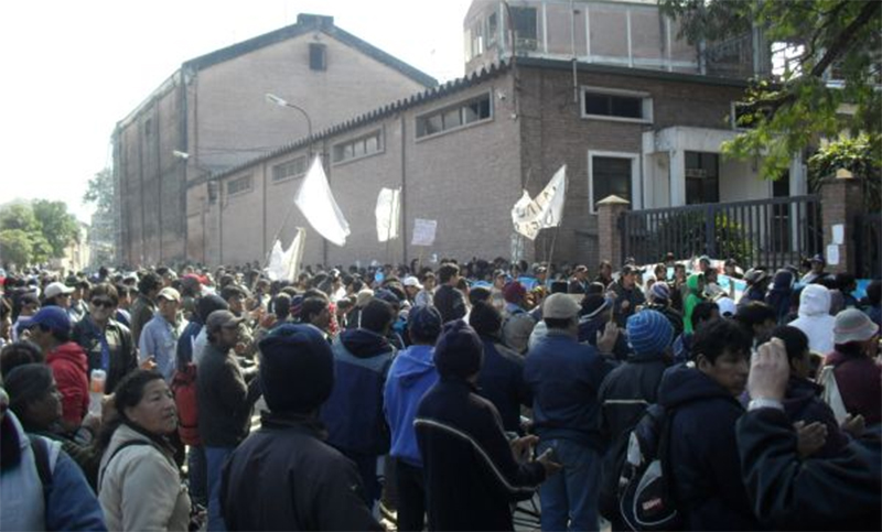 Trabajadores de Lesdesma extienden el paro en reclamo de mejores salarios