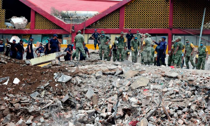 Se eleva a 90 el número de muertos por el terremoto en México