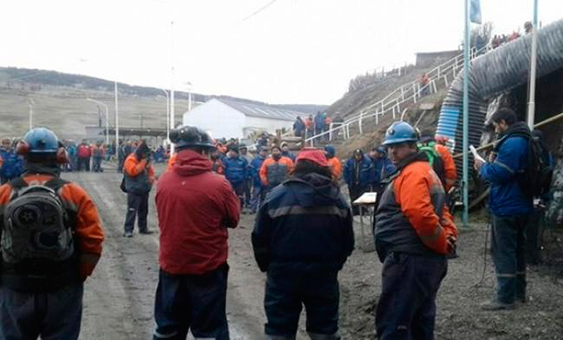 Los mineros mantienen la toma de una mina en Río Turbio