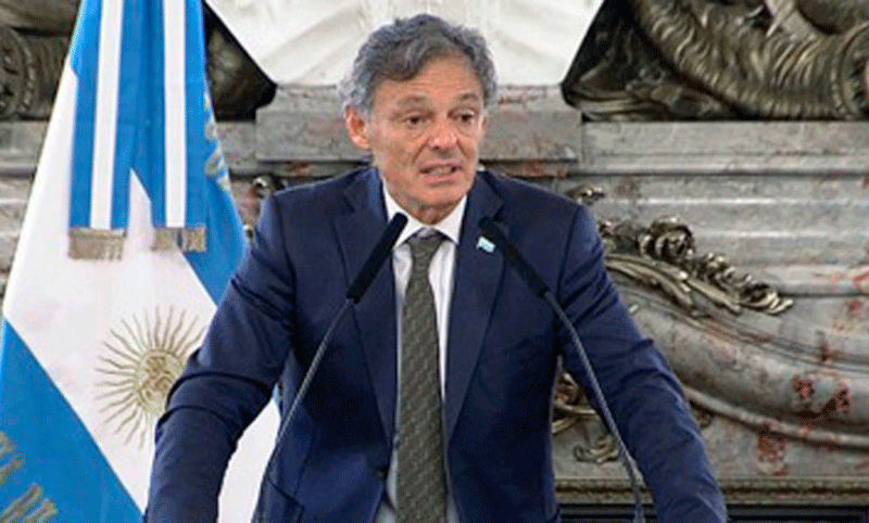 El ministro de la Producción puso en duda su continuidad en 2018