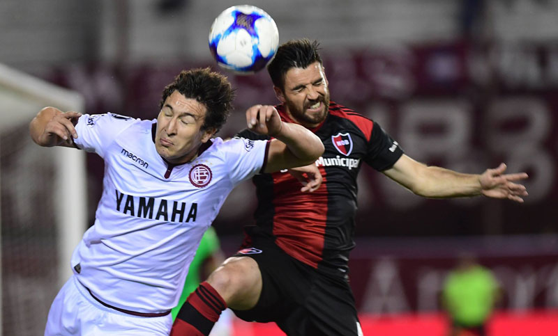 Newell’s sufre no tener un 9 y pagó caro la ineficacia