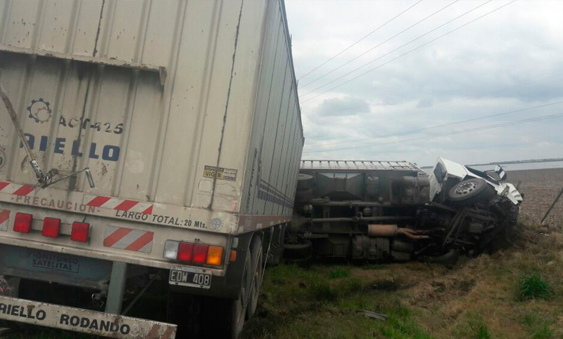Grave siniestro vial en la ruta 33 con varias víctimas fatales