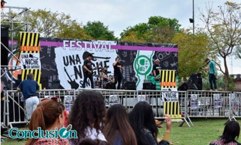 Música por “Una Noche sin Hambre” en Rosario