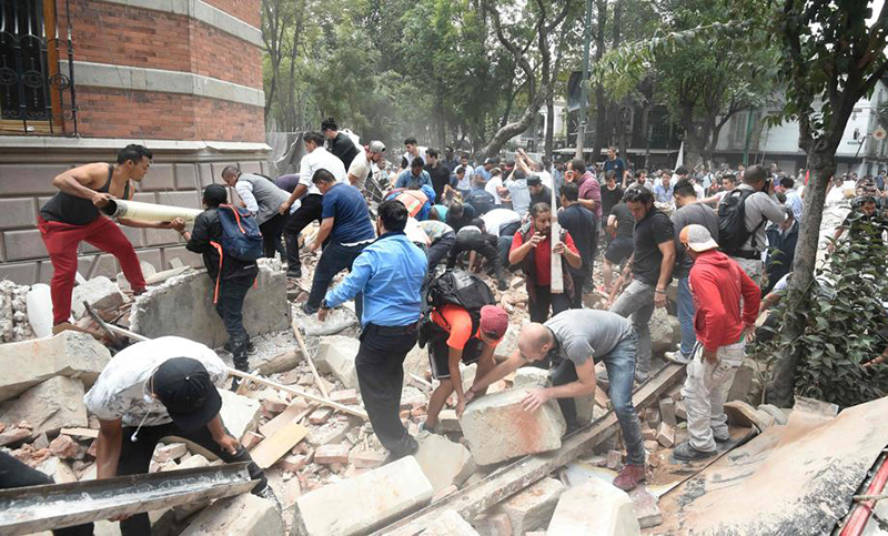 Ascienden a 224 las víctimas mortales por el terremoto en México