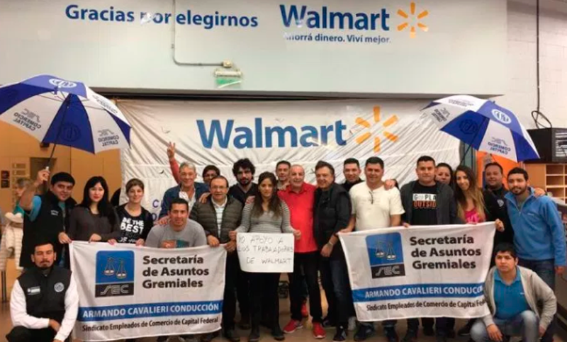 Denuncian persecución y seis nuevos despidos en Wallmart