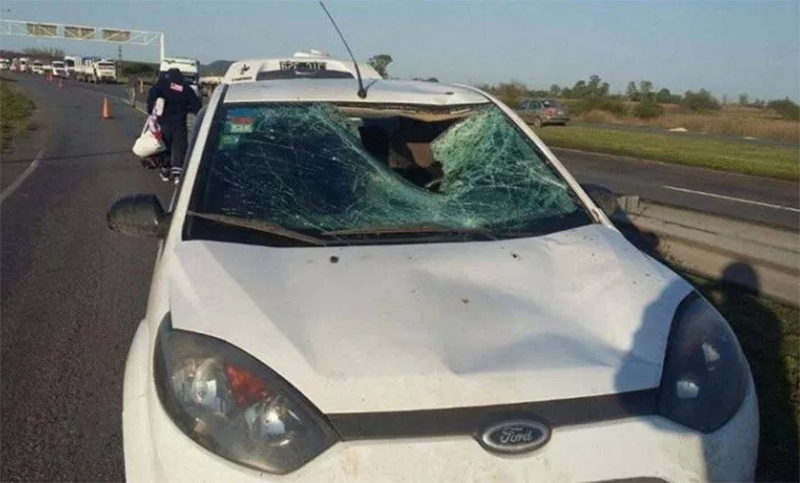 Una agente de Seguridad Vial fue atropellada mientras realizaba un operativo