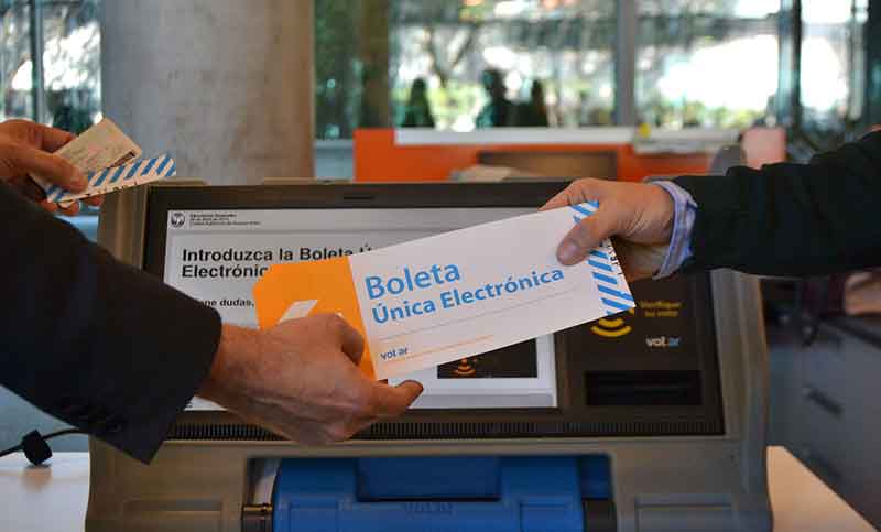 Estarán habilitados para votar más de 350.000 argentinos residentes en el exterior