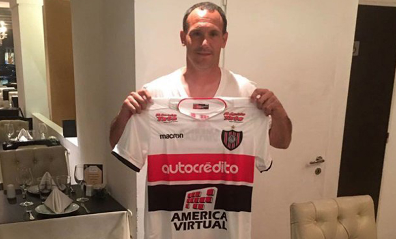 Matos se incorporó a Chacarita y podría ser titular ante Newell’s