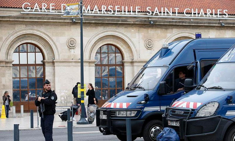 Cuatro sospechosos detenidos tras el asesinato a puñaladas de dos mujeres en Marsella