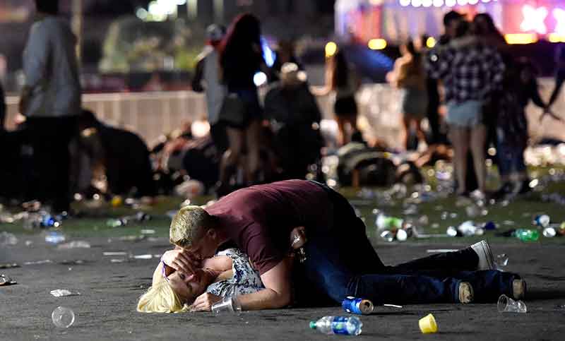 Masacre en Las Vegas deja al menos 58 muertos y más de 500 heridos