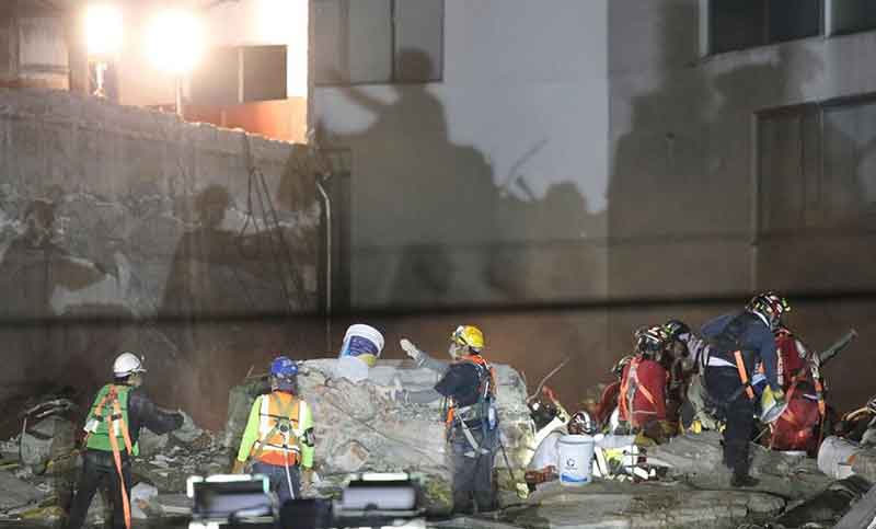 Sube a 361 la cifra de muertos por el sismo que sacudió a México