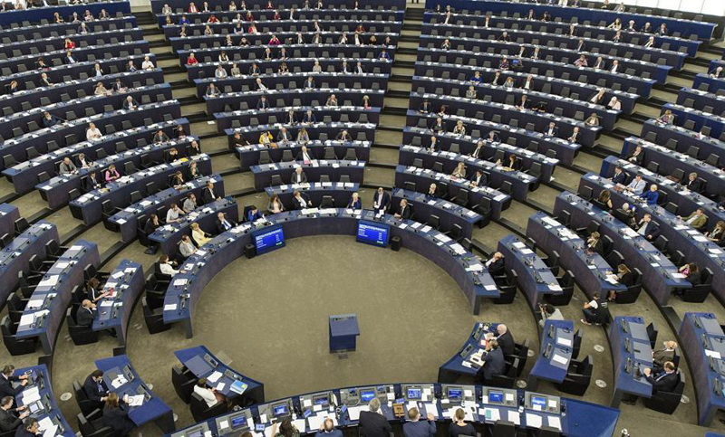 El Parlamento Europeo aboga por el diálogo dentro de la ley en Cataluña
