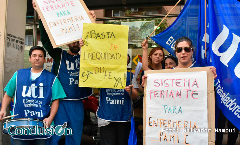 Trabajadores de Pami Rosario reclamaron por mejoras laborales y salariales