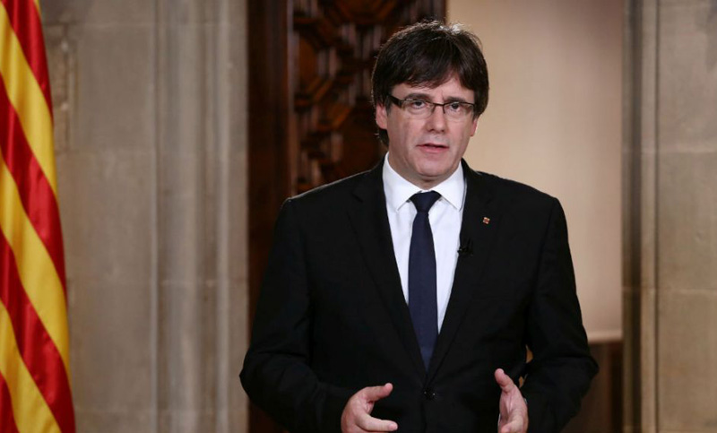 Puigdemont no aclara si declaró la independencia, y Rajoy advierte que puede rectificar
