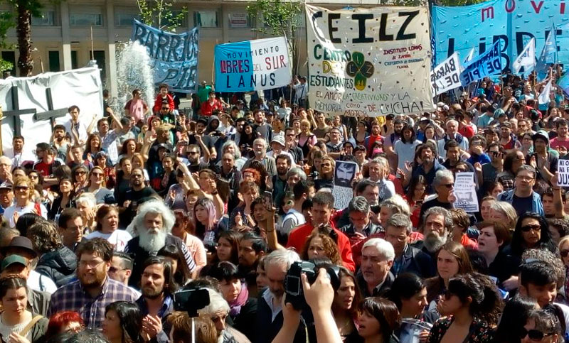 Multitudinaria manifestación en Plaza de Mayo para pedir justicia por Maldonado