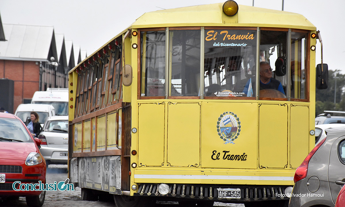 Viejo tranvía, recorrido obligado por la costa para deleite de turistas que nos visitan