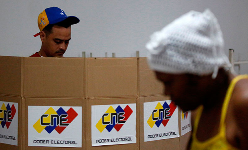 Comenzaron con normalidad las elecciones en Venezuela para elegir 23 gobernadores