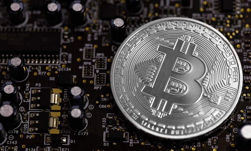 El bitcoin ya cuesta más de 100 mil pesos