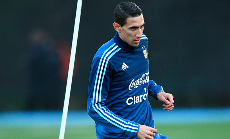 Los rosarinos Mauro Icardi y Ángel Di María ya están en Ezeiza