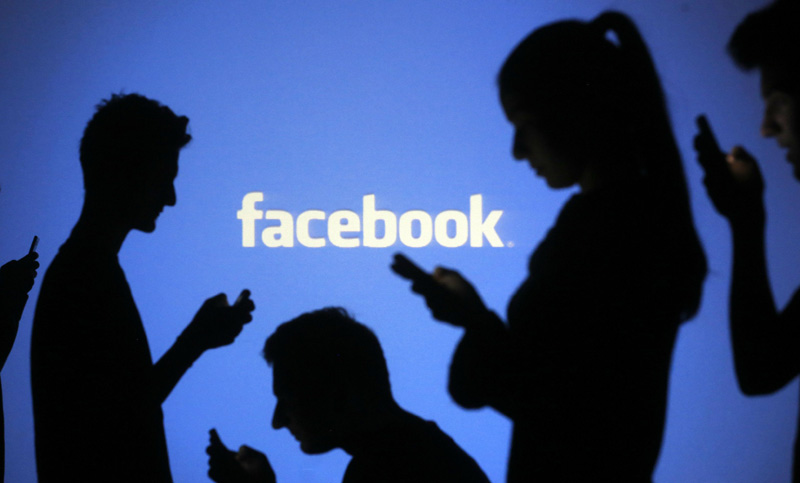 Facebook explica nuevas herramientas contra la manipulación política