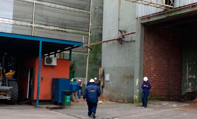 Murió un operario al caer en un silo en Puerto San Martín