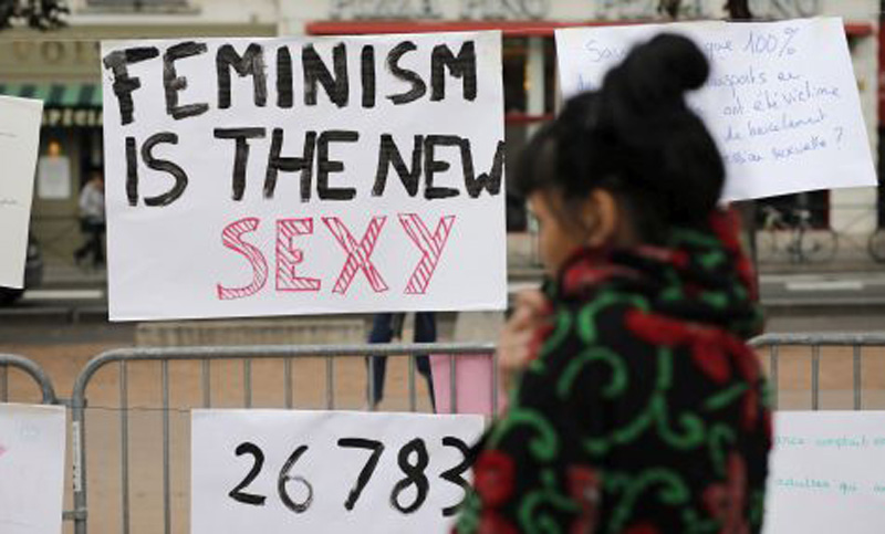 Francia: masiva manifestación para denunciar el abuso sexual a mujeres