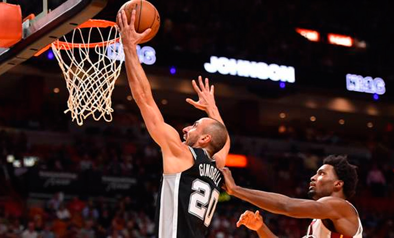 La casaca 20 de Manu Ginóbili pasó a ser historia para San Antonio y la NBA