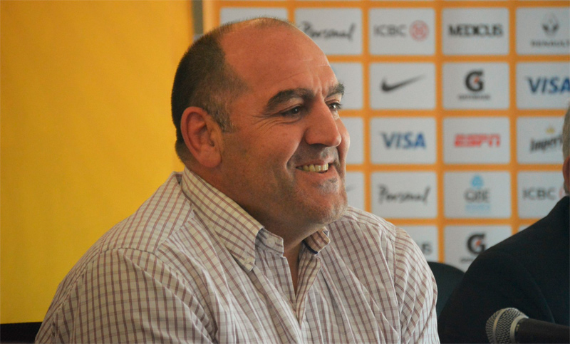 Mario Ledesma fue presentado como entrenador de los Jaguares