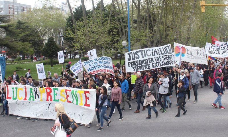 A un año del femicidio de Lucía Pérez, cientos de personas marcharon por justicia