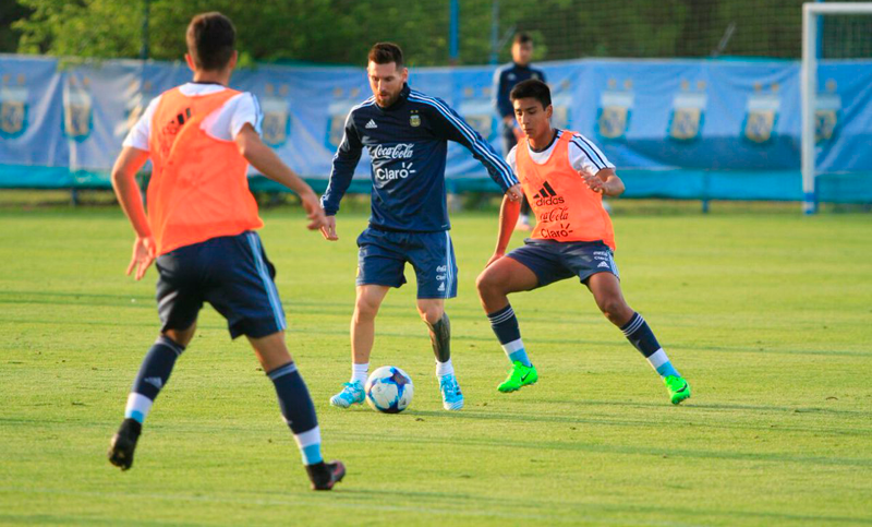Messi lideró el entrenamiento de la selección argentina, con varias sorpresas