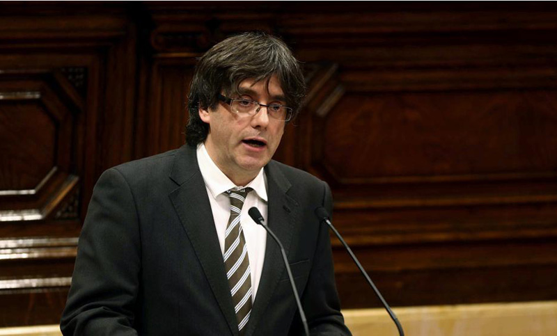 Puigdemont dice que aplicará la ley que prevé la independencia de Cataluña