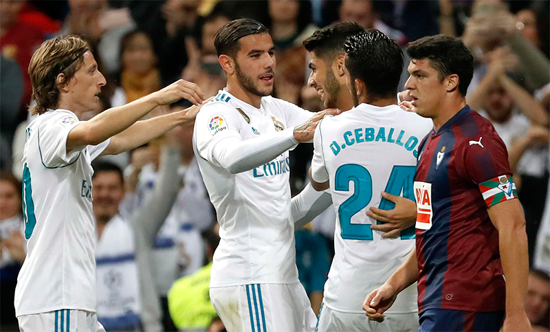 Real Madrid venció a Eibar y mantiene el ritmo del Barsa en la Liga